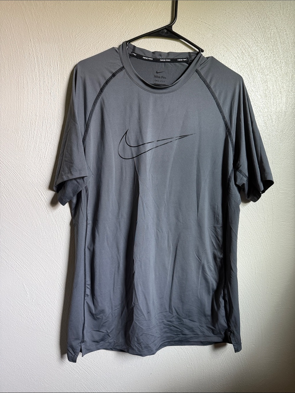 Nike Men’s Gray Short Sleeve Dri-FIT Performance Tee